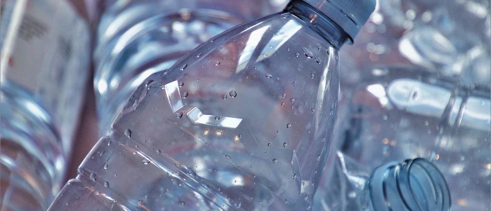 Déchets de bouteilles en plastique tri recyclage